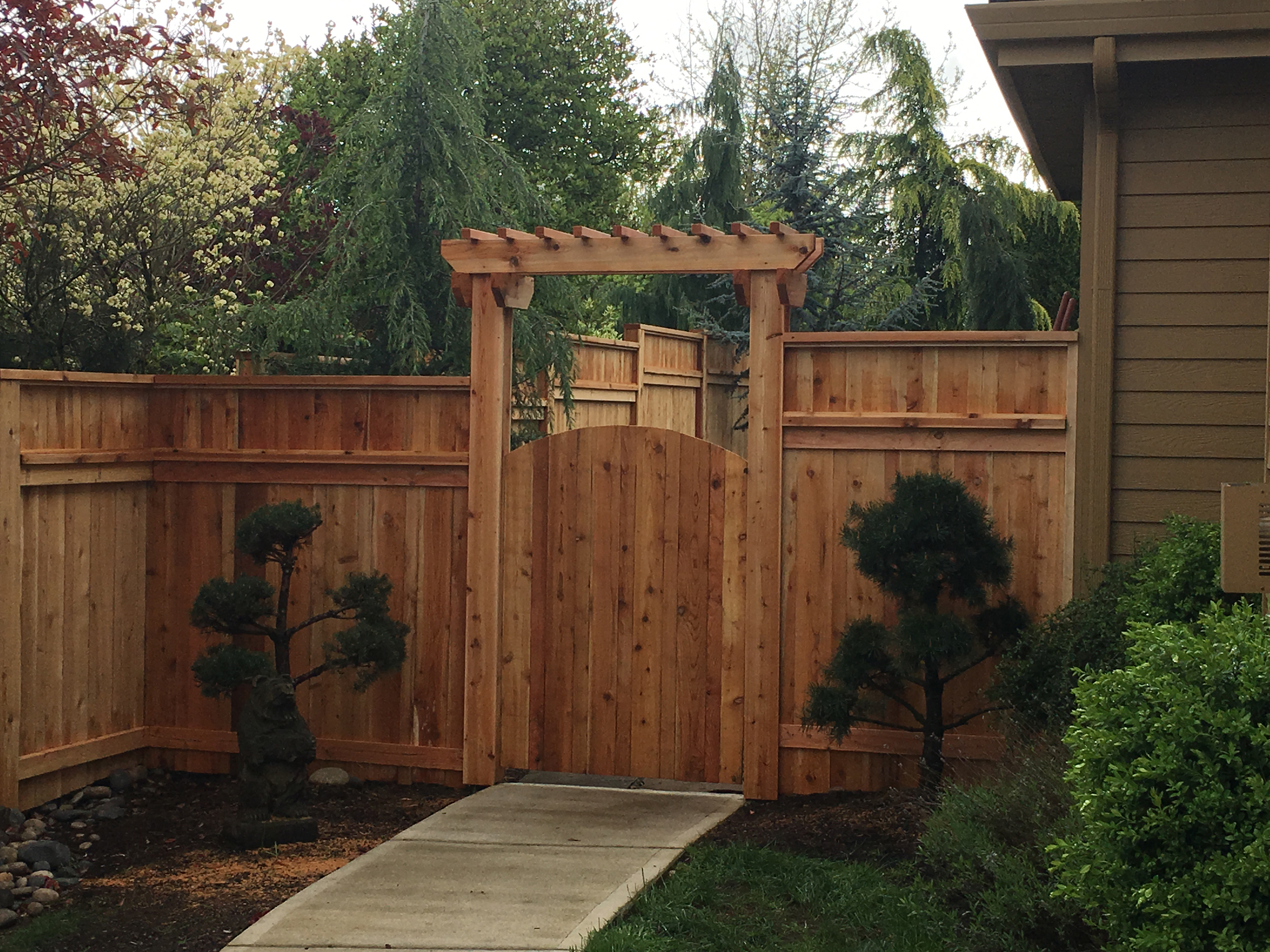 The Best Fence Company Backyard Wood Fence with Wood Gate